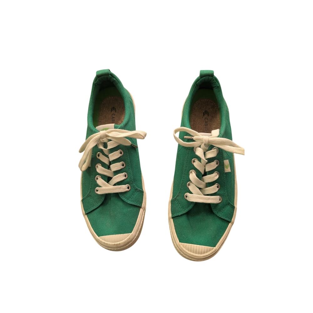 Cariuma OCA Low Green Canvas Sneakers White Lace Up Women's Size 8.5